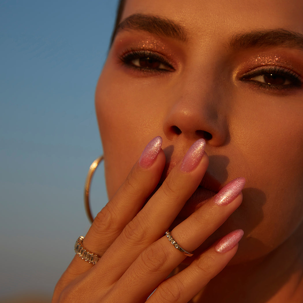 roze glittergelakte nagels