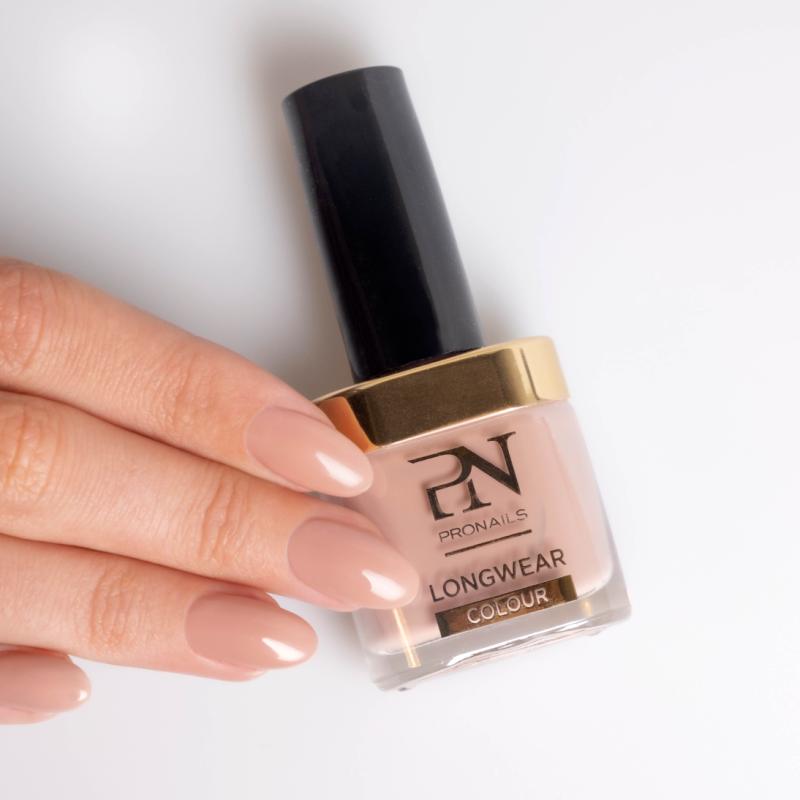 Nude gelakte nagels van pronails