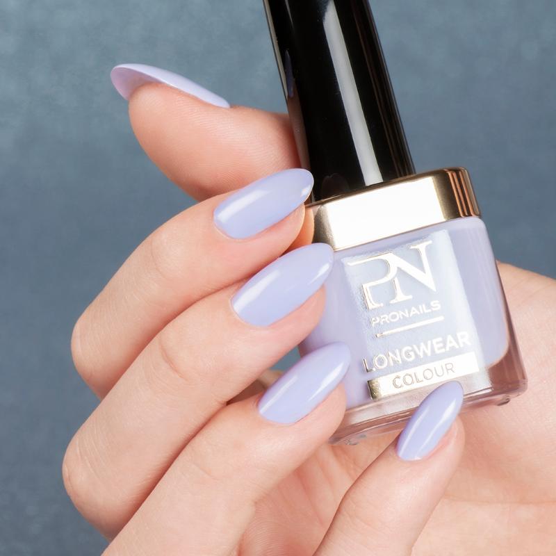 violet gelakte nagels